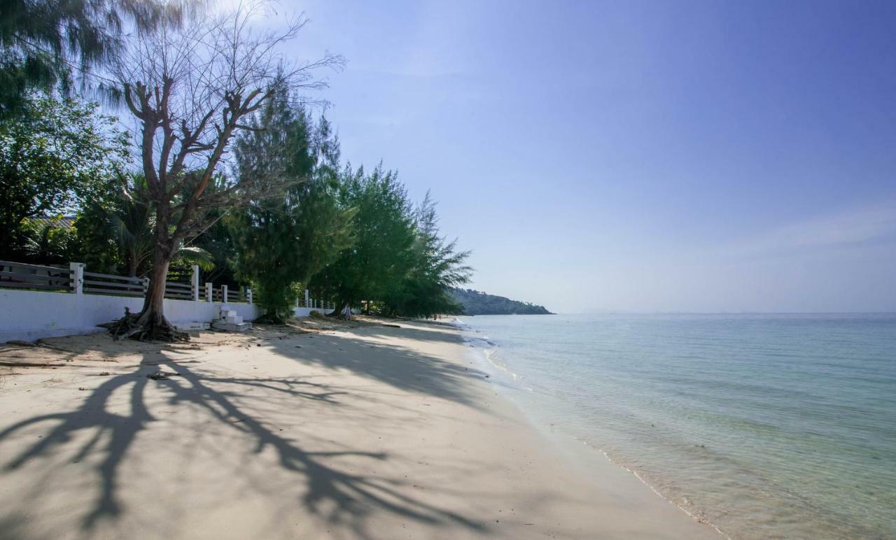 Beach Front Villa Ban Bang Po Εξωτερικό φωτογραφία